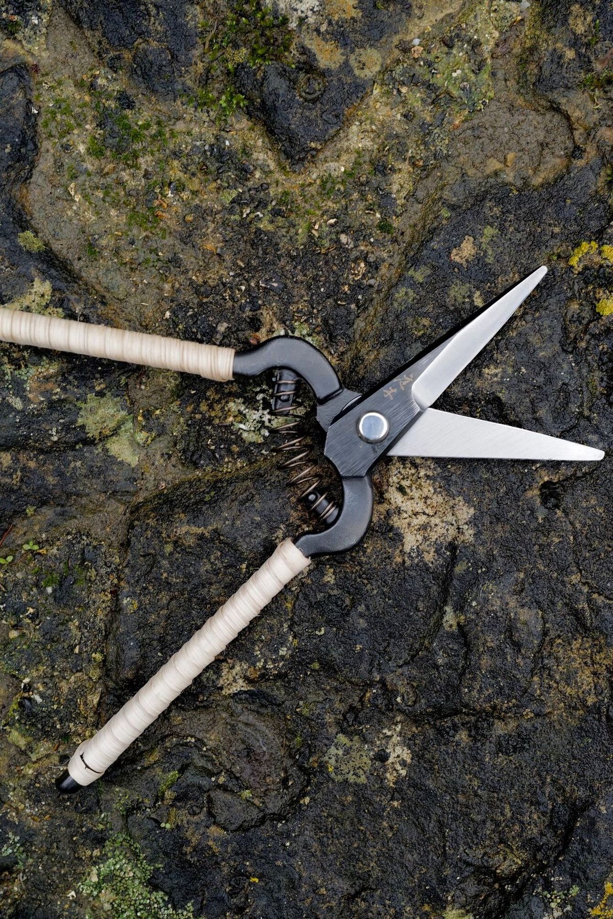 Niwaki Rattan Snips